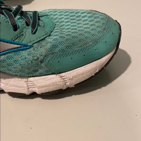 Mizuno Women’s Size 8.5 - Picture 4 of 7